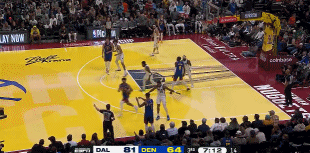 NBA杯战报:马绍尔26分生涯新高,约基奇空砍三双,独行侠123-120击败掘金 2 NBA杯战报:马绍尔26分生涯新高,约基奇空砍三双,独行侠123-120击败掘金