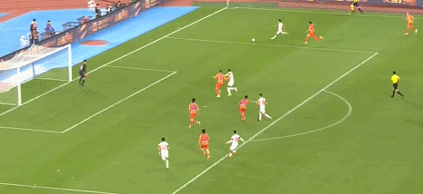 足协杯半场：李帅、奇塔迪尼破门，彭欣力错失空门，海港暂2-0泰山