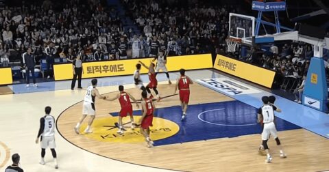 不太行啊！韩国男篮三分线外8投0中，首节战罢以19-15领先印尼4分