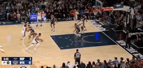 鹈鹕全队近10分钟仅得4分，开局被尼克斯轰出4-22！