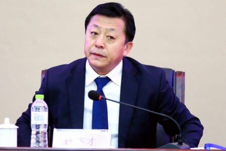 杜兆才认罪悔罪积极退赃，受贿赃物全部追缴，法院对其从轻处罚