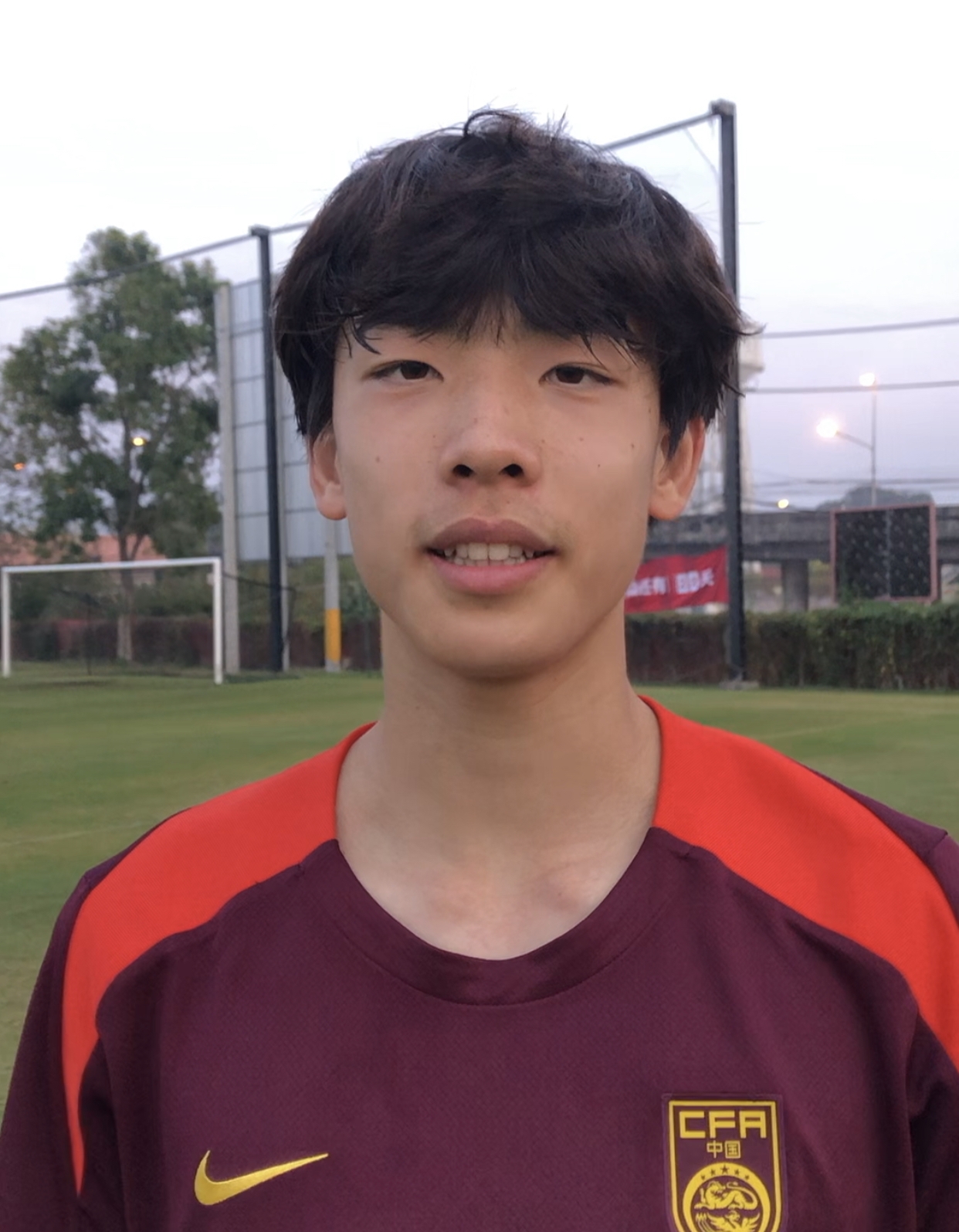 球大圣采访U20国青朱鹏宇：我们像大家庭一样 U20亚洲杯目标冠军