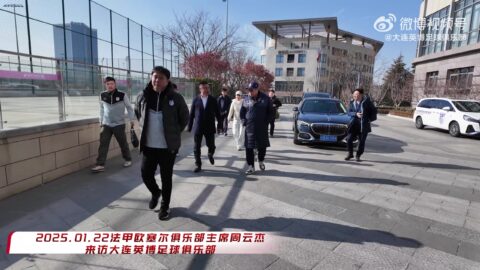 内马尔玩球员2选1：自己强于苏牙、瓦刀、姆巴佩，梅罗强于自己