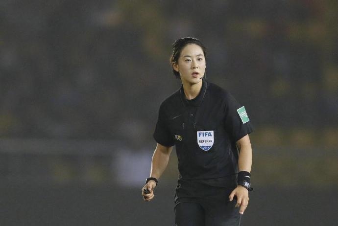 已是荣誉战！北青体育：36岁韩国女裁判金愈贞执法U17国足vs泰国