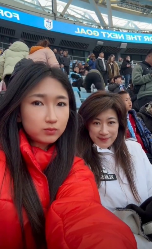 现场观战大连英博！王妍雯：作为女足真的羡慕男足的主场氛围
