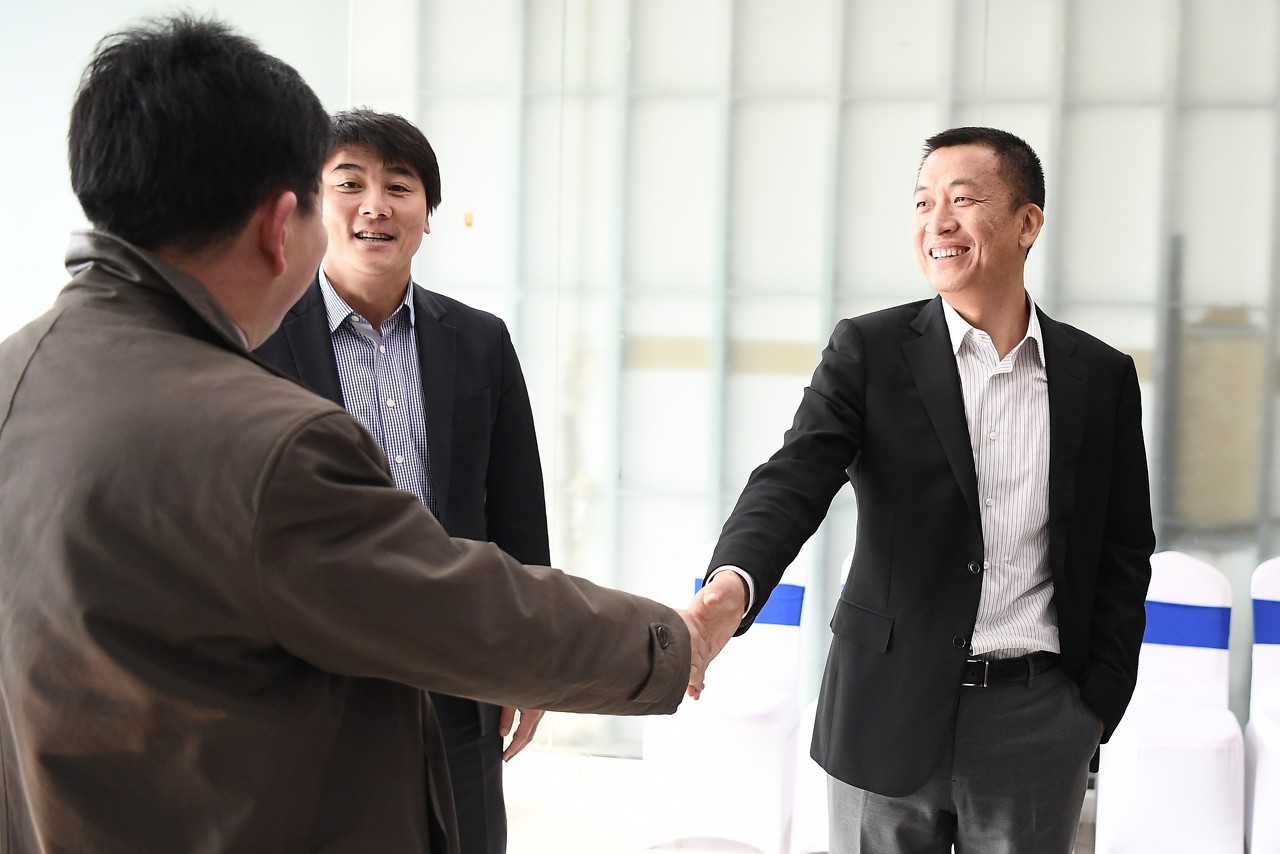 足球报：京鲁大战前周金辉批评球队表现，塞蒂恩揽下全部责任