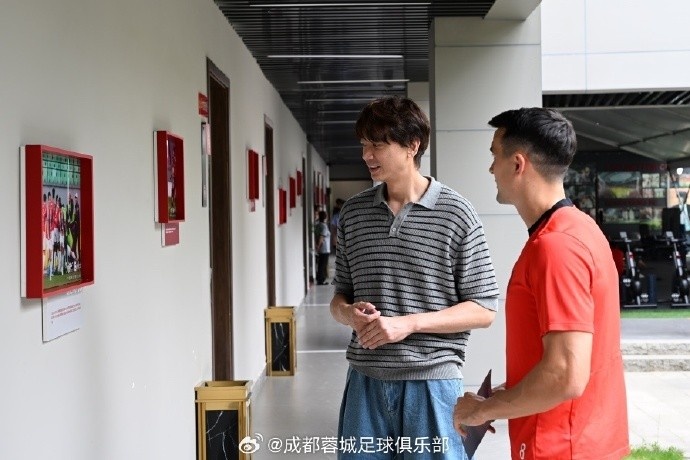 成都蓉城×苏见信：足球与音乐的精彩邂逅
