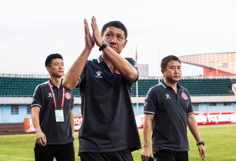 广州豹客场4-2大逆转重回第三，黎兵：这是广州豹最需要的精气神
