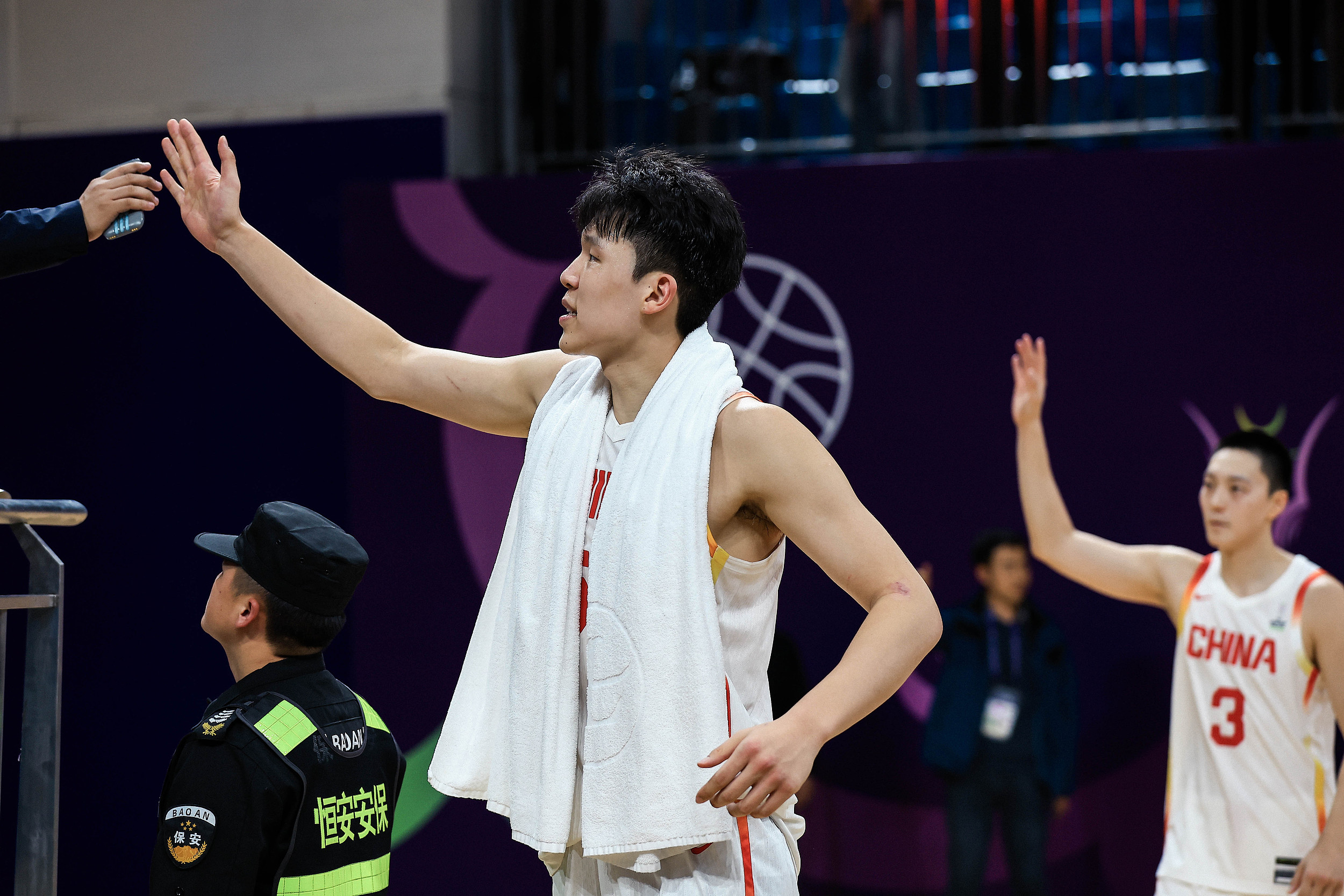 🤔媒体人：杨瀚森在选秀大会结束后是否与国家队会和还不得而知
