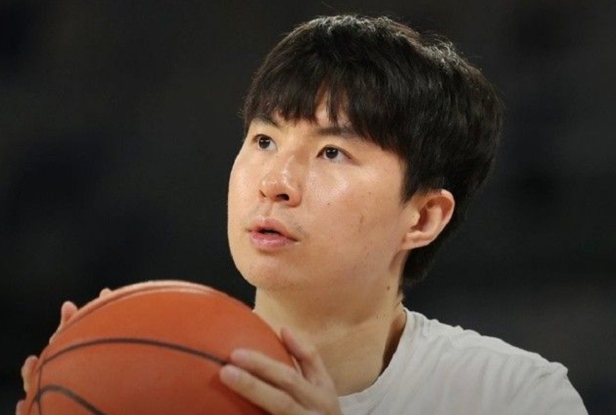 媒体人：韩国球员李贤重因夏季联赛将缺席亚洲杯的比赛