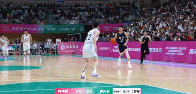 高效且全面！孙铭徽8中4得到10分5篮板6助攻