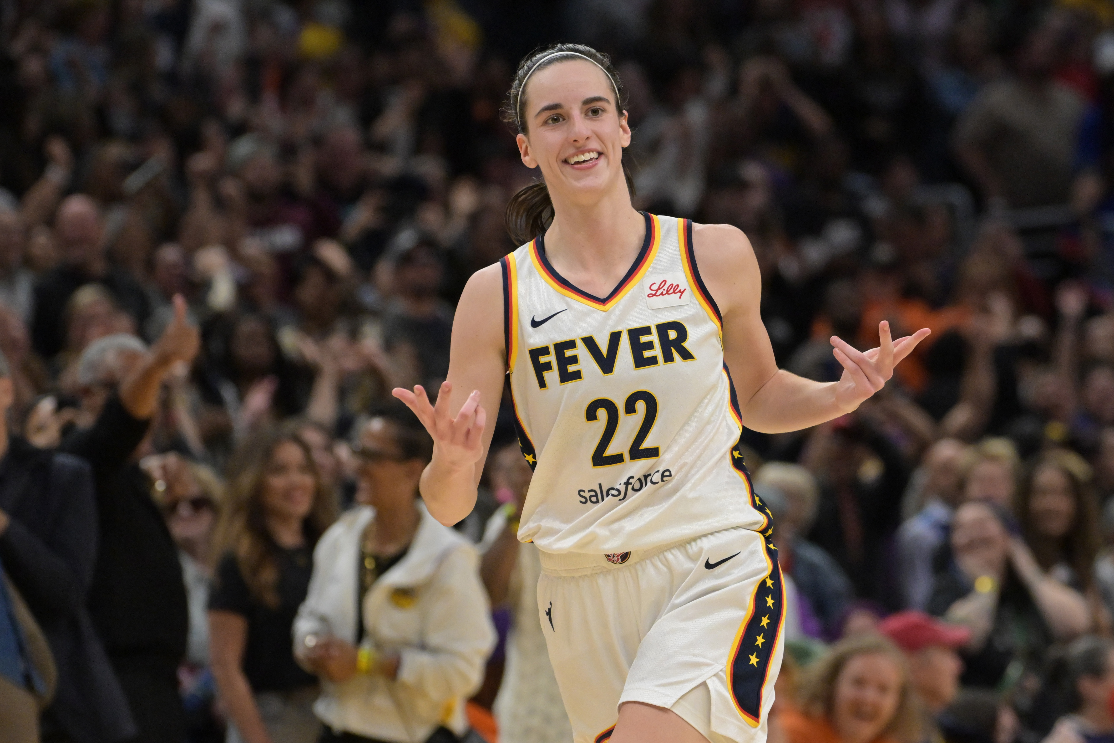 🤙狂热霸榜收视率前三！狂热vs天空的二番战吸引192万观众