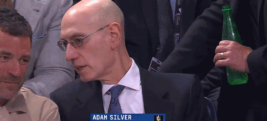 🧐媒体人：听说萧华急了，NBA总部对今年总决赛收视率极度不满意