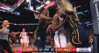 WNBA狂热对阵阳光最后时刻爆发大冲突，三人均遭驱逐出场