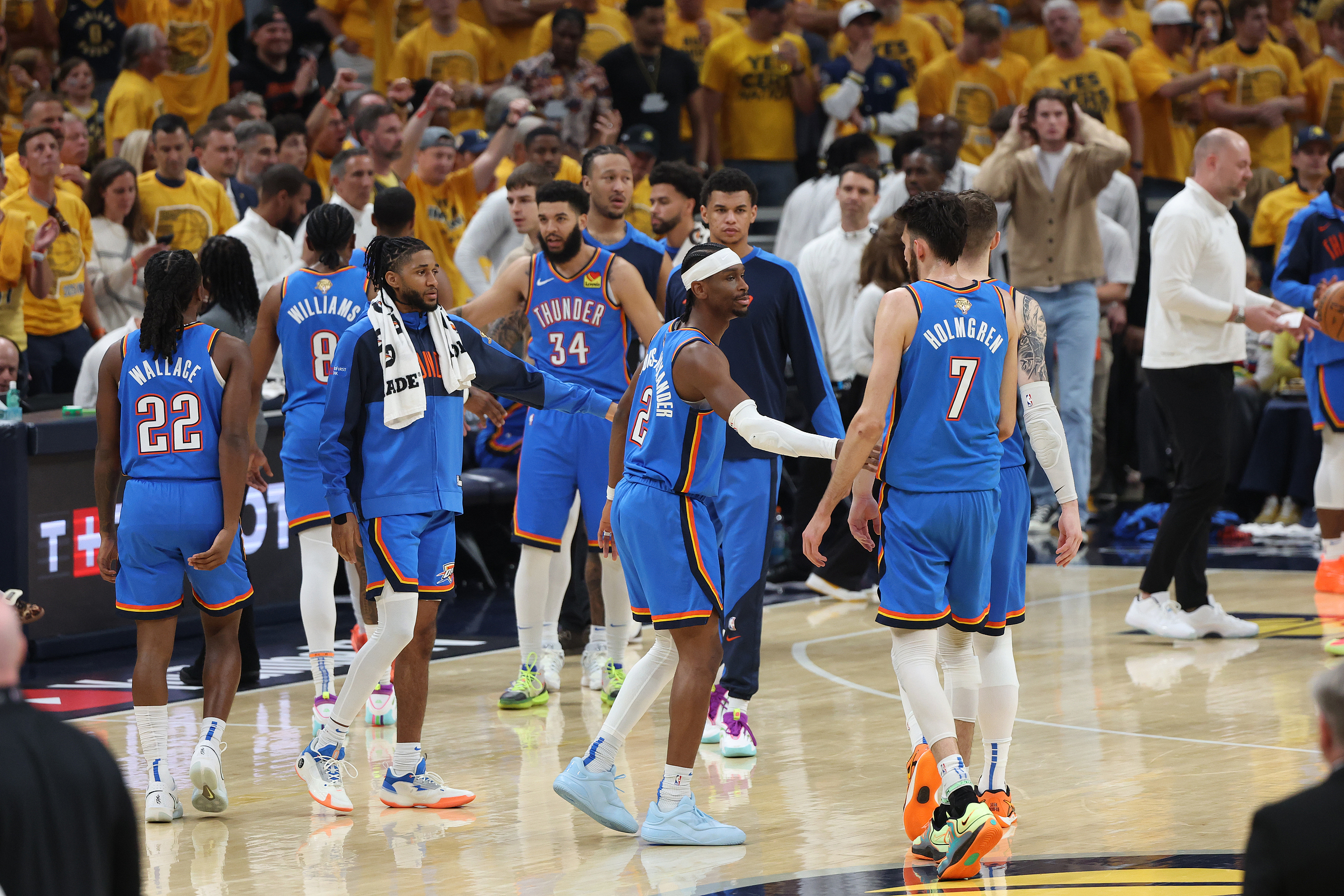 NBA官方：雷霆单赛季常规赛+季后赛得到12205分，超越19勇排名历史第一