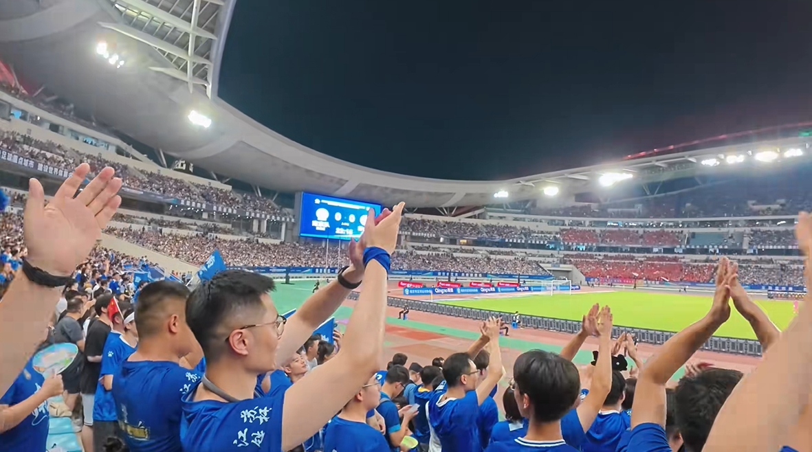 声援曾经的江苏队长吴曦！苏超南京球迷第22分钟齐喊：吴曦吴曦