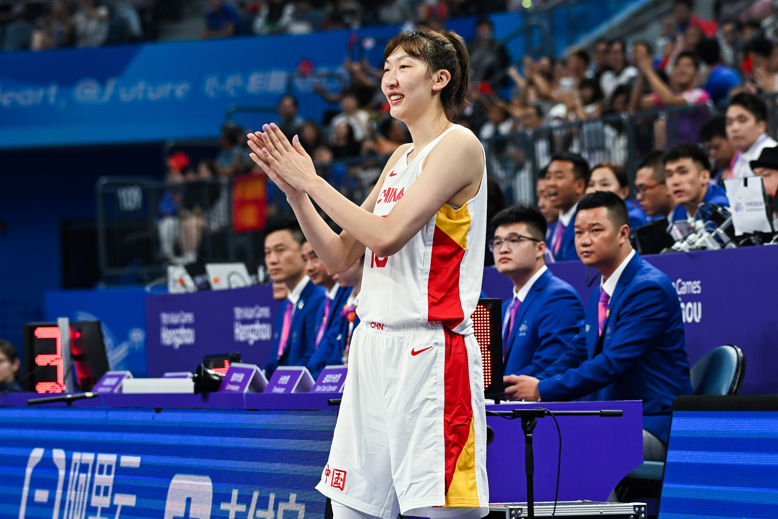 上届完成夺冠！中国女篮亚洲杯参赛历史：12次夺冠&实现过4连冠