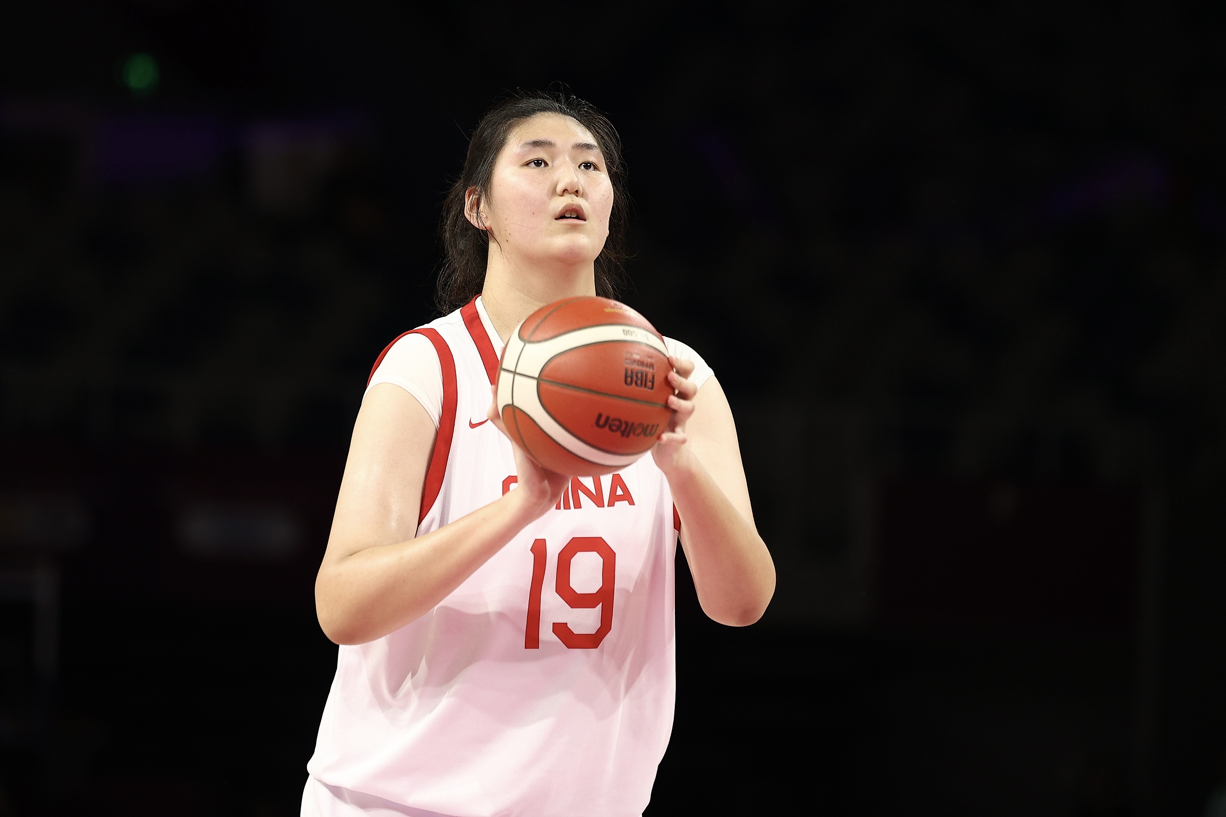 美媒更新2027年WNBA选秀榜单：张子宇高居第二顺位