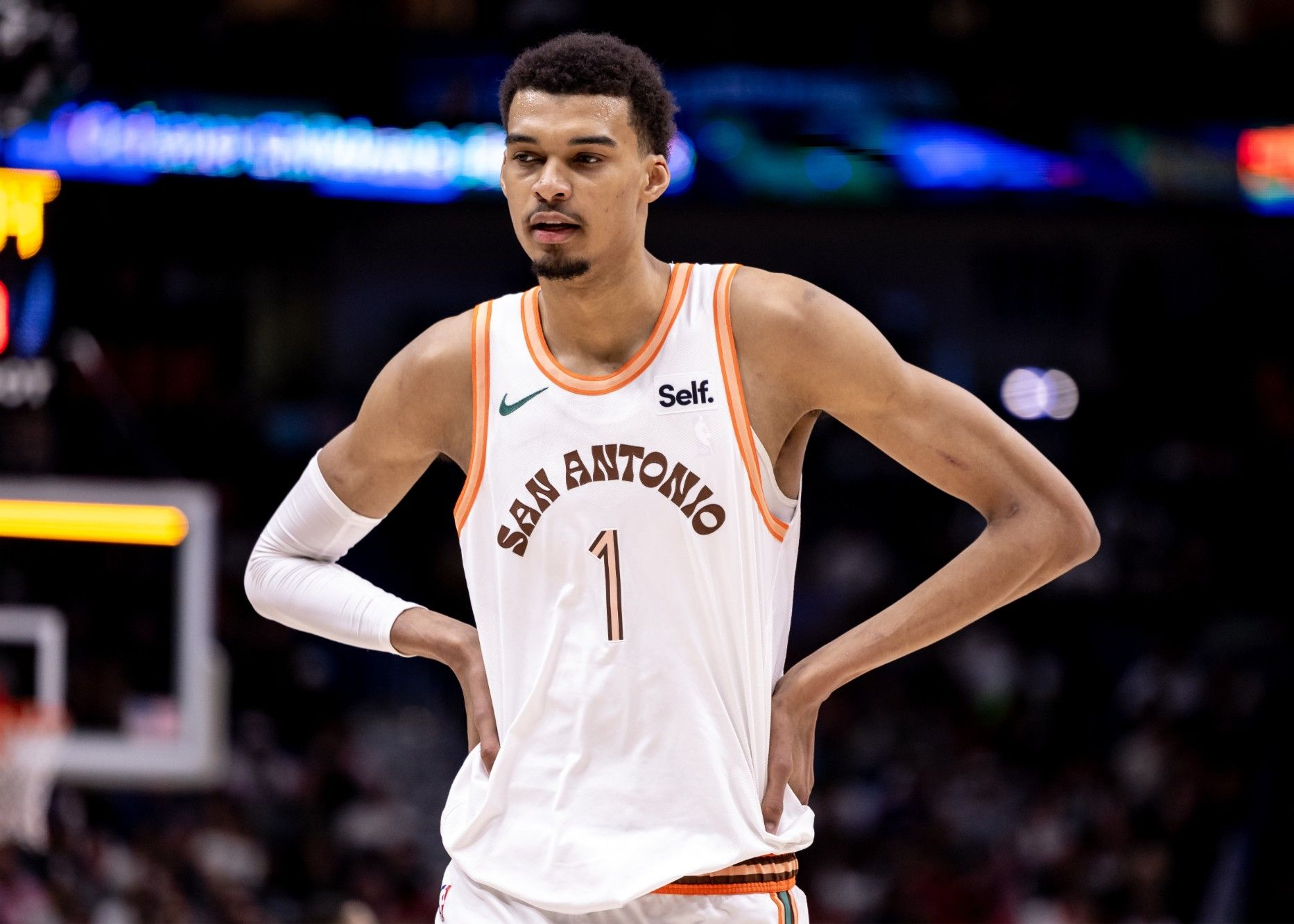 ESPN：文班渴望在身体和精神上突破极限，他相信少林修行对他有所裨益