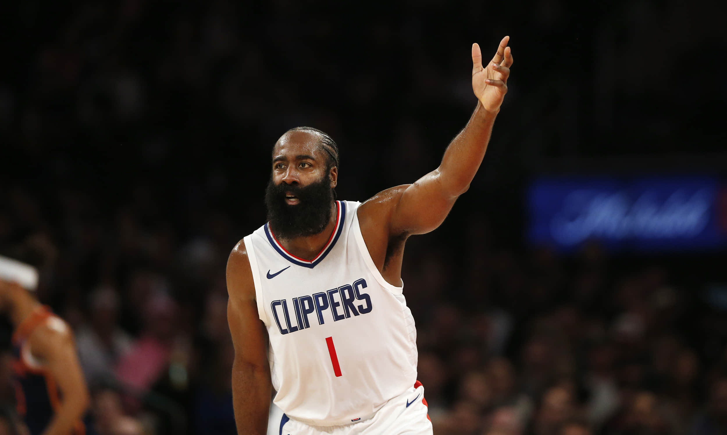 火爆依旧！哈登晒中国行深圳站视频，现场球迷高呼MVP
