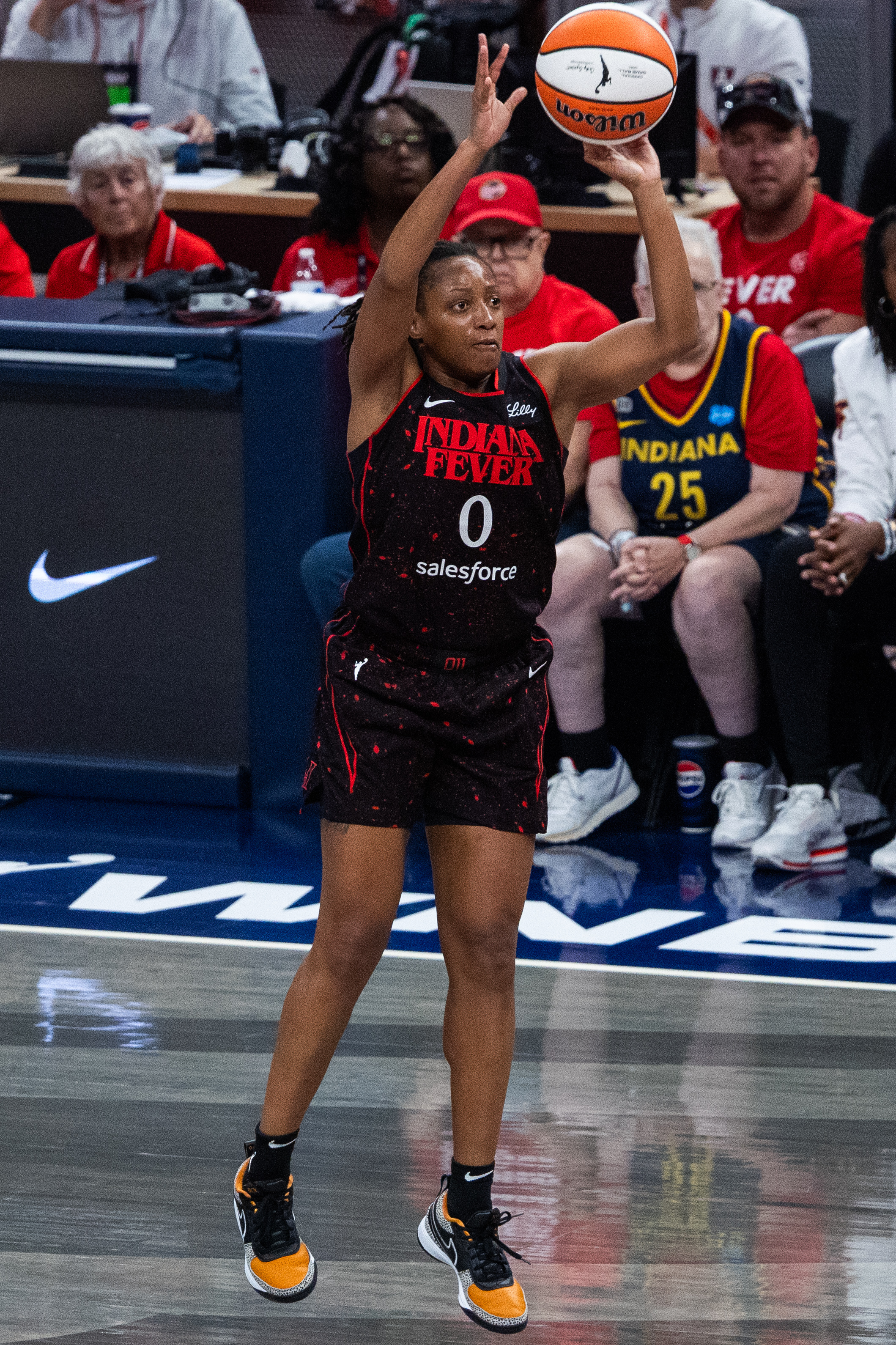 WNBA季后赛今日全部以下克上！哪场比赛结果最令你意外？